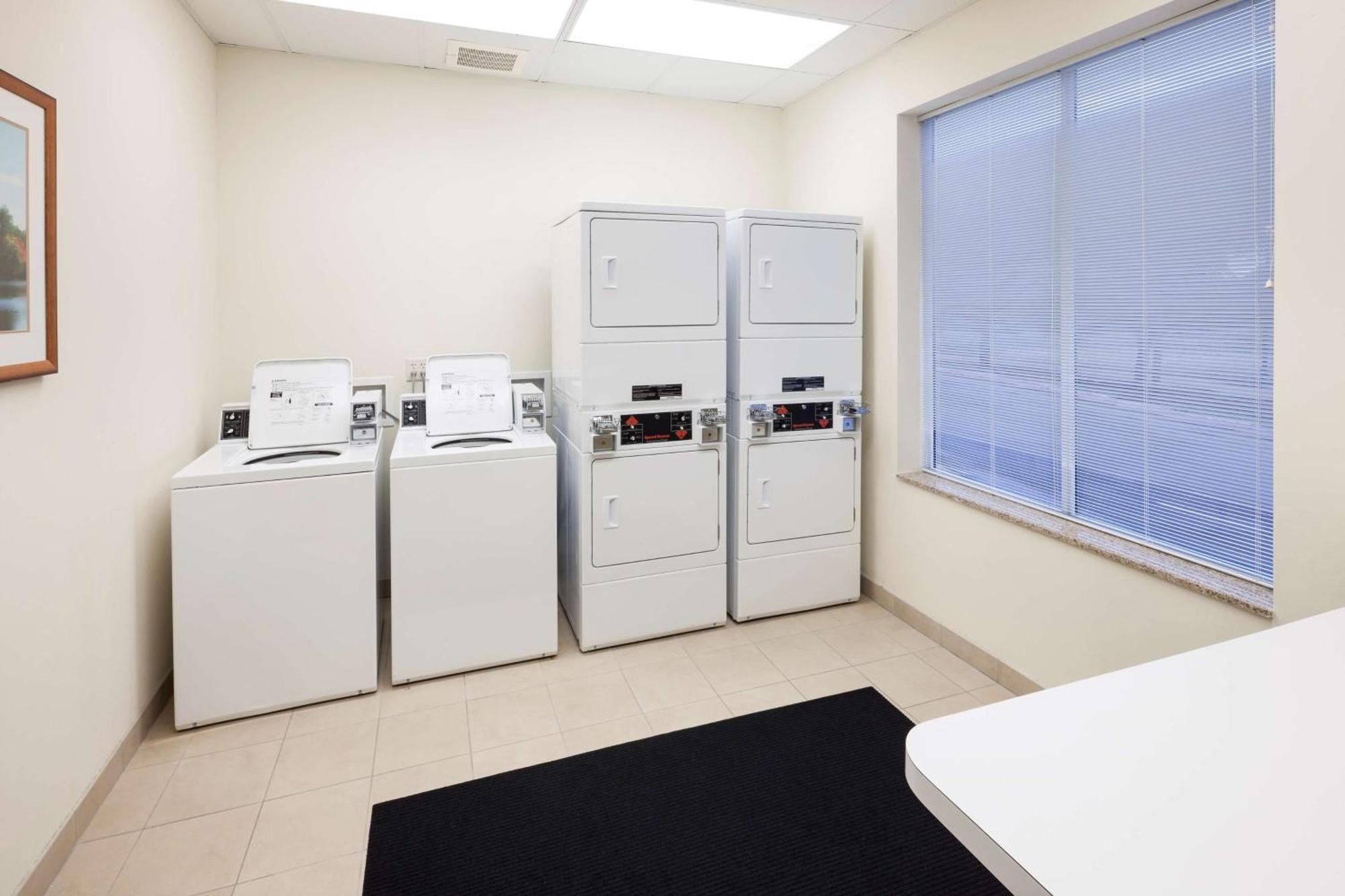 Hilton Garden Inn Austin North Экстерьер фото